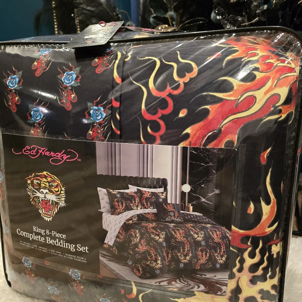 Ed Hardy King 8 piece complete Bedding set new